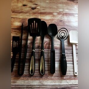 Pampered Chef Kitchen Utensil Bundle of 7